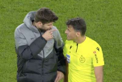 Gerard Piqu&eacute; insult&oacute; al &aacute;rbitro Gil Manzano al final del primer tiempo del duelo entre FC Barcelona y Osasuna.