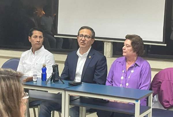 El candidato de la llamada Alianza UIO (Unidos, Incluyentes y Organizados) recibir&aacute; los resultados de los comicios junto a sus simpatizantes.
