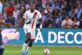 Willian Pacho debut&oacute; como titular en la goleada del PSG