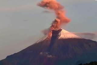 Volc&aacute;n Sangay, ubicado en Morona Santiago, emite material pirocl&aacute;stico