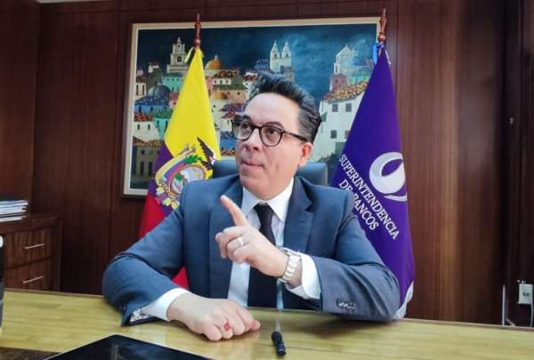 Roberto Romero von Buchwald, superintendente de Bancos, conversó sobre la lucha contra el lavado de activos y las entidades no autorizadas en Ecuador. Te contamos.