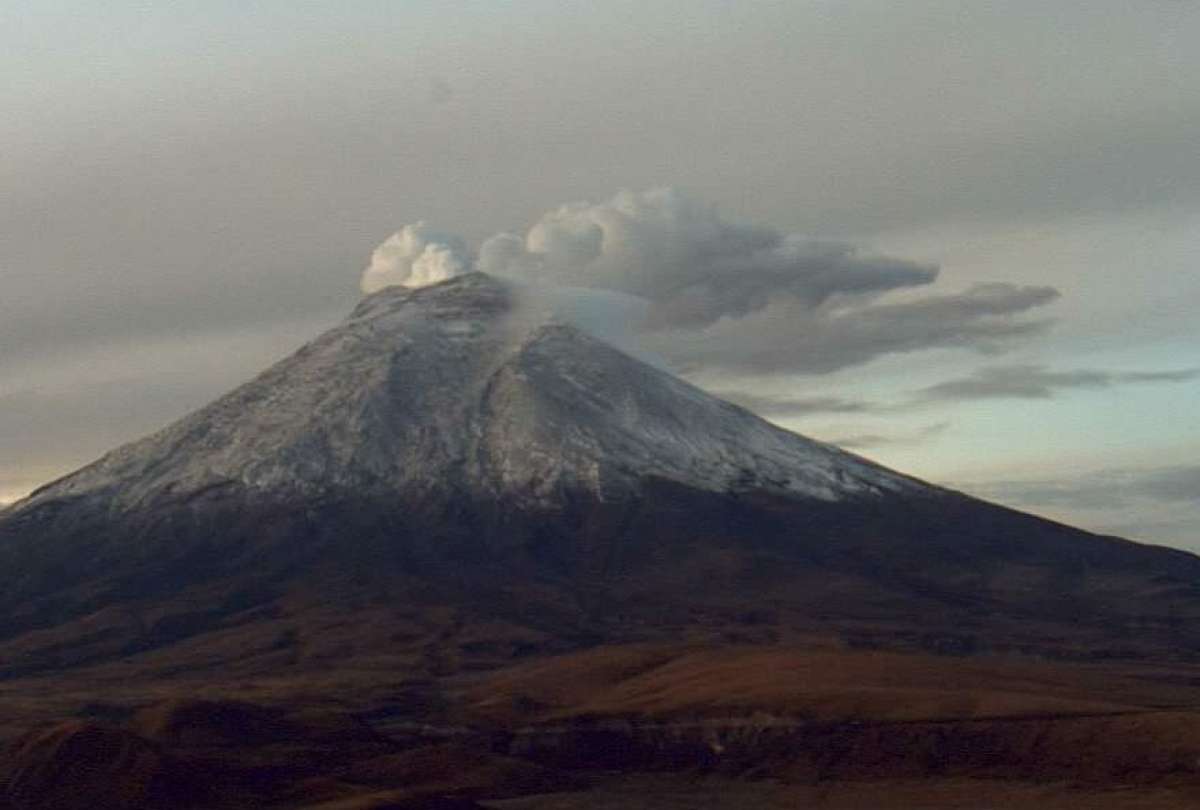 La ca&iacute;da de ceniza afect&oacute; a comunidades aleda&ntilde;as al volc&aacute;n Cotopaxi. 