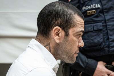 Dani Alves fue condenado a cuatro a&ntilde;os de c&aacute;rcel por agresi&oacute;n sexual