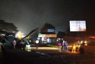 Cuenca: Impacto de cami&oacute;n en la Cuenca-Molleturo restringe paso y deja un herido