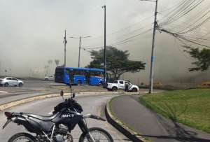 Un incendio se registra en el sector Cumand&aacute;, este martes 22 de octubre de 2024.