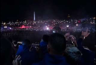 Jugadores de Francia fueron recibidos como h&eacute;roes por los hinchas en Par&iacute;s