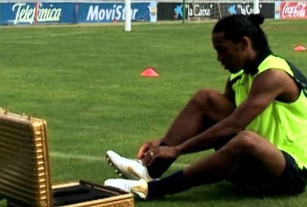 El d&iacute;a que Ronaldinho hizo que YouTube alcanzara por primera vez un mill&oacute;n de visualizaciones
