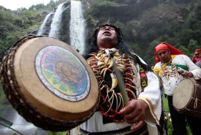 El rol del Cham&aacute;n s&iacute; ha cambiado en pocas palabras. El turismo comunitario transform&oacute; el rol del cham&aacute;n