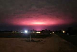 Explican el origen del fen&oacute;meno que ti&ntilde;&oacute; de rosa el cielo en una ciudad australiana