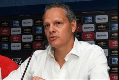 Esteban Paz critic&oacute; las decisiones de los &aacute;rbitros.