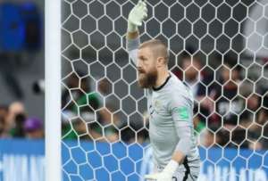 FIFA pondría fin a los arqueros ‘bailarines’