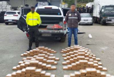La Polic&iacute;a decomis&acute;po la droga en una camioneta sin ocupoantes en Tulc&aacute;n. 