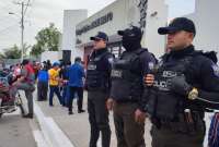 Este 27 de septiembre se evidenció mayor presencia policial en seis unidades educativas de Nueva Prosperina.