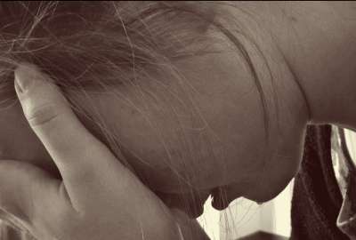 Ni&ntilde;a lucha por su vida tras caer de la azotea del colegio en el que estudia en un posible caso de bullying