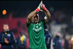 Gianluigi Buffon cometi&oacute; un blooper en la Serie B de Italia