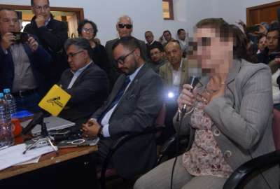 Los asamble&iacute;stas de Azuay se&ntilde;alan que los familiares de Rosa A., investigada por presunto nepotismo y corrupci&oacute;n, buscar&iacute;an salir del pa&iacute;s