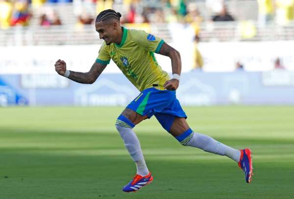 Raphinha marc&oacute; el gol brasile&ntilde;o en el empate 1-1 con Colombia, en San Francisco