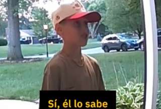 Inesperada reacci&oacute;n de un ni&ntilde;o y su padre que intentaron hacer la broma del timbre