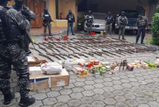 Adulto mayor recibi&oacute; arresto domiciliario por 'arsenal' en casa de Cumbay&aacute;