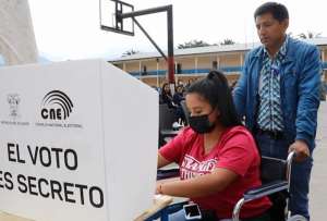 El Ministerio de Educación cuenta con 4380 establecimientos como recintos electorales. 