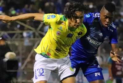 Emelec logr&oacute; un triunfo ante Gualaceo en Portoviejo