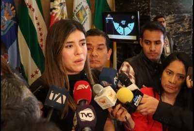Valentina Centeno, jefa de la bancada de ADN, dijo que la Asamblea Nacional no tiene ninguna atribuci&oacute;n para pronuniciarse por Ver&oacute;nica Abad. 