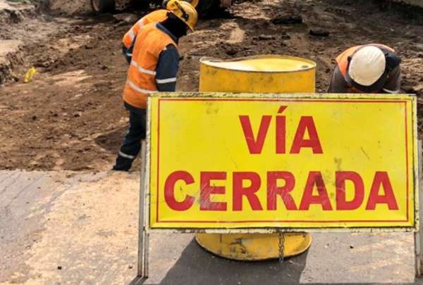 La Agencia Metropolitana de Tr&aacute;nsito se&ntilde;al&oacute; que se realizan trabajos en un carril derecho de la Sim&oacute;n Bol&iacute;var por un derrumbe a la altura de Miravalle.