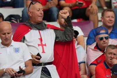 FIFA proh&iacute;be los trajes cruzados de los ingleses en los partidos