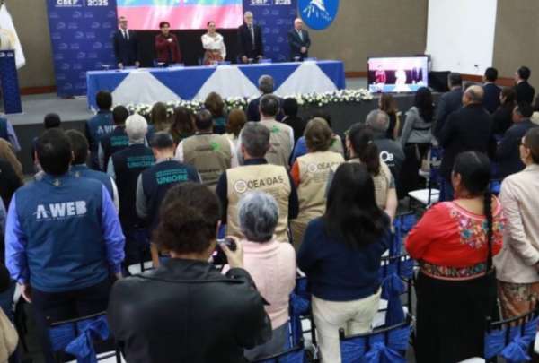 CNE inaugura el voto en el exterior para la segunda vuelta electoral en el pa&iacute;s