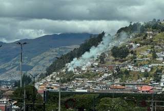 Quito: Incendio forestal en El Panecillo