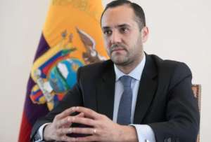 Juan Carlos Holguín aclara que no conoce a Rubén Chérrez