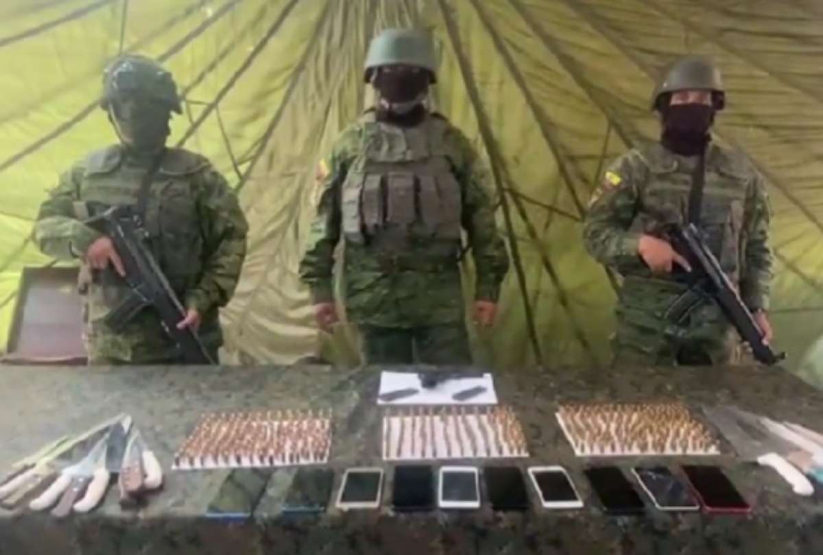 Incautan objetos prohibidos en el Centro de Privaci&oacute;n de Libertad Tungurahua