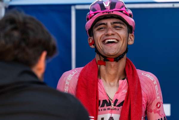 Isaac Del Toro es el gran favorito para llevarse el Giro de Italia, cuando solo restan dos etapas para el final de la competici&oacute;n. 