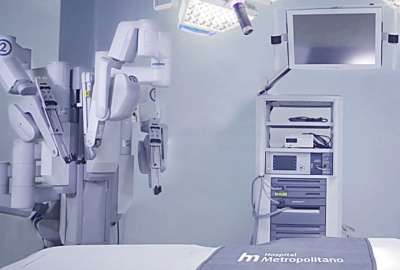En Quito, reconocido m&eacute;dico de EE.UU., realizar&aacute; una cirug&iacute;a rob&oacute;tica ginecol&oacute;gica