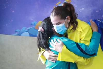 La primera dama Lavinia Valbonesi gestion&oacute; personalmente la donaci&oacute;n de medicamentos de St. Jude Global al Hospital Baca Ortiz. 