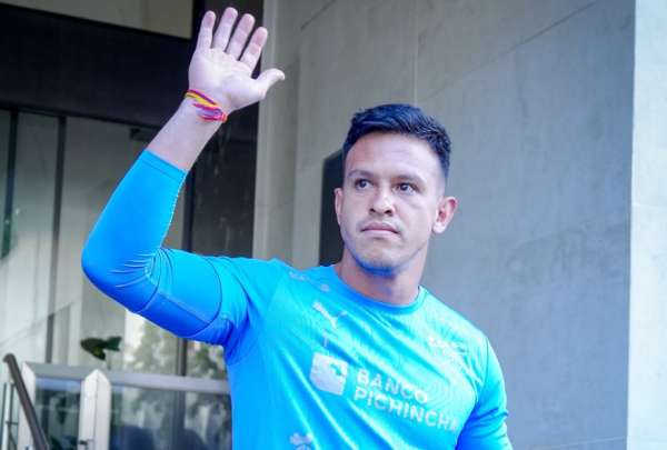 Gonzalo Valle ser&aacute; titular en el debut copero