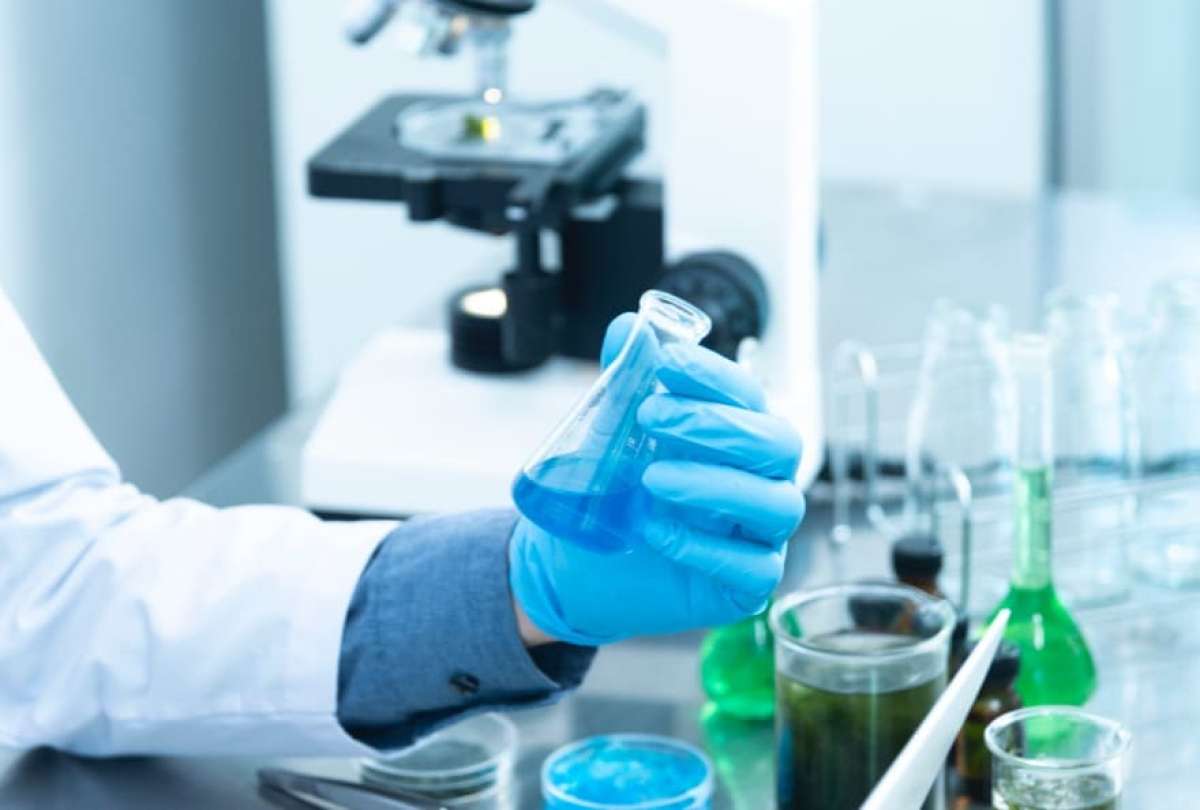 Francia dedicar&aacute; 7.500 millones de euros hasta 2030 para crear centros de investigaci&oacute;n m&eacute;dica