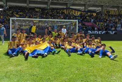 El Instituto Nacional Mej&iacute;a de Quito, campe&oacute;n de la Superliga Estudiantil