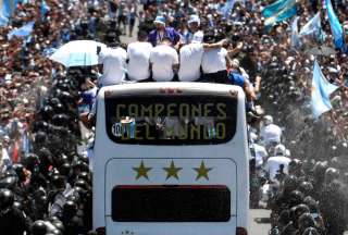 Los jugadores de Argentina terminaron el recorrido a bordo de helic&oacute;pteros