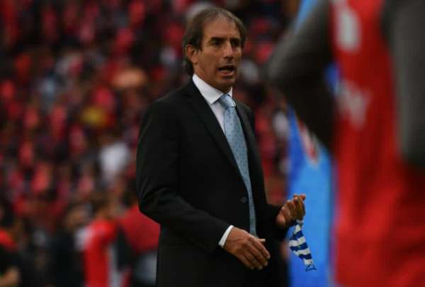 Almada revel&oacute; que tiene una cl&aacute;usula en su contrato por si lo llama la FEF