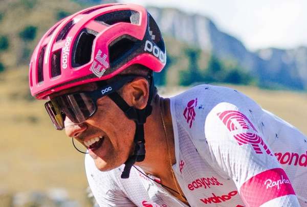 Richard Carapaz subi&oacute; al segundo lugar del Giro de Italia