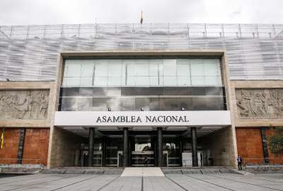 Polic&iacute;a desactiva presunto artefacto explosivo en los exteriores de la Asamblea