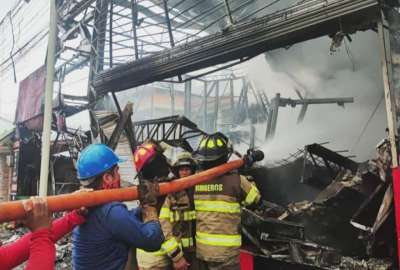 Incendio de grandes proporciones consumi&oacute; el 80% de un edificio en Puyo