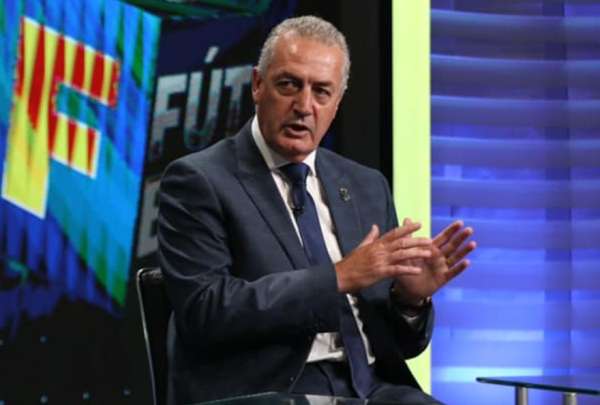 Informaci&oacute;n que circula en redes se&ntilde;ala que Gustavo Alfaro renunci&oacute; "por momentos" a la Tricolor