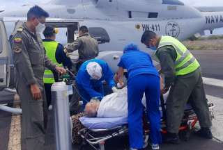 Autoridades evac&uacute;an a paciente de 102 a&ntilde;os en Gal&aacute;pagos