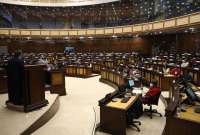 Asamble&iacute;stas de UNES recolectan firmas para adelantar elecciones. Bancadas se oponen