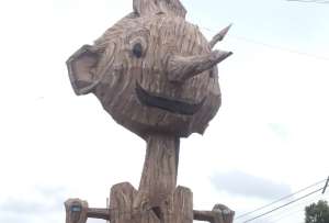 El monigote de Pinocho se luci&oacute; en las calles de Machala. 