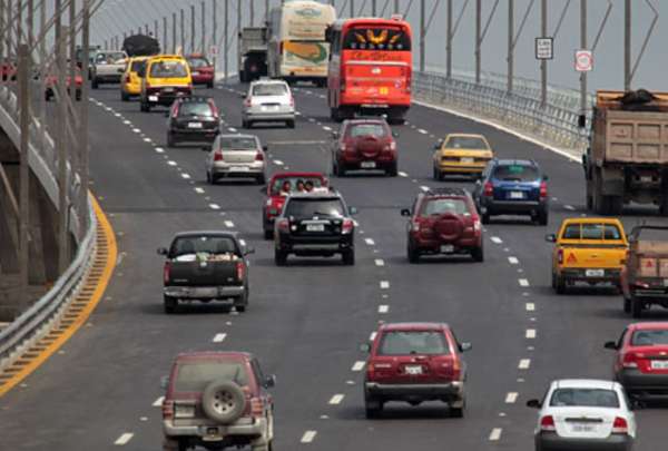 La Agencia de Tr&aacute;nsito Municipal de Guayaquil anunci&oacute; cierres viales nocturnos en el acceso al Puente de la Unidad Nacional.