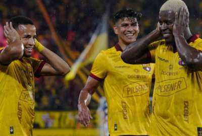 Liga apuntar&iacute;a a dos jugadores de Barcelona para reforzar su plantel