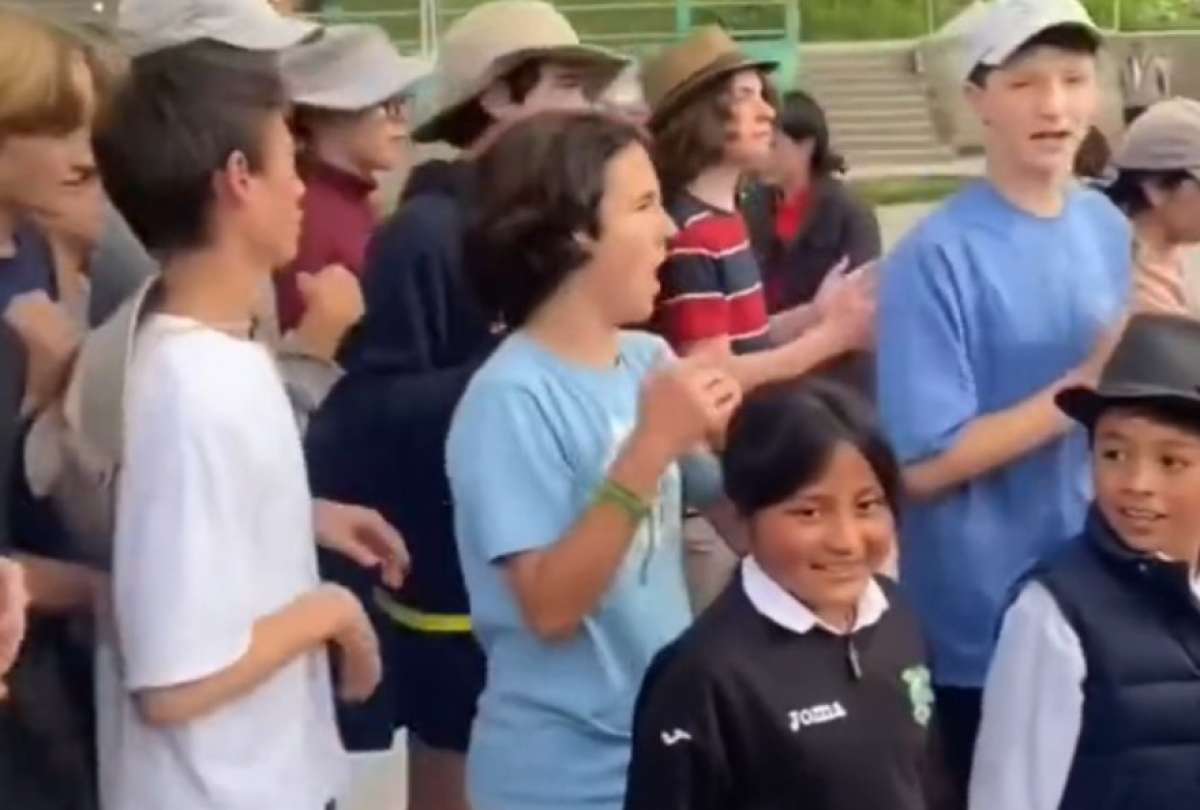 Esta no es la primera vez el Juyayay enamora a un turista. En septiembre de 2022, Will Smith también zapateó con esta melodía.